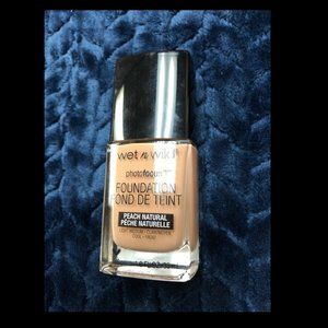 Wet n Wild Photofocus Foundation - Peach Natural